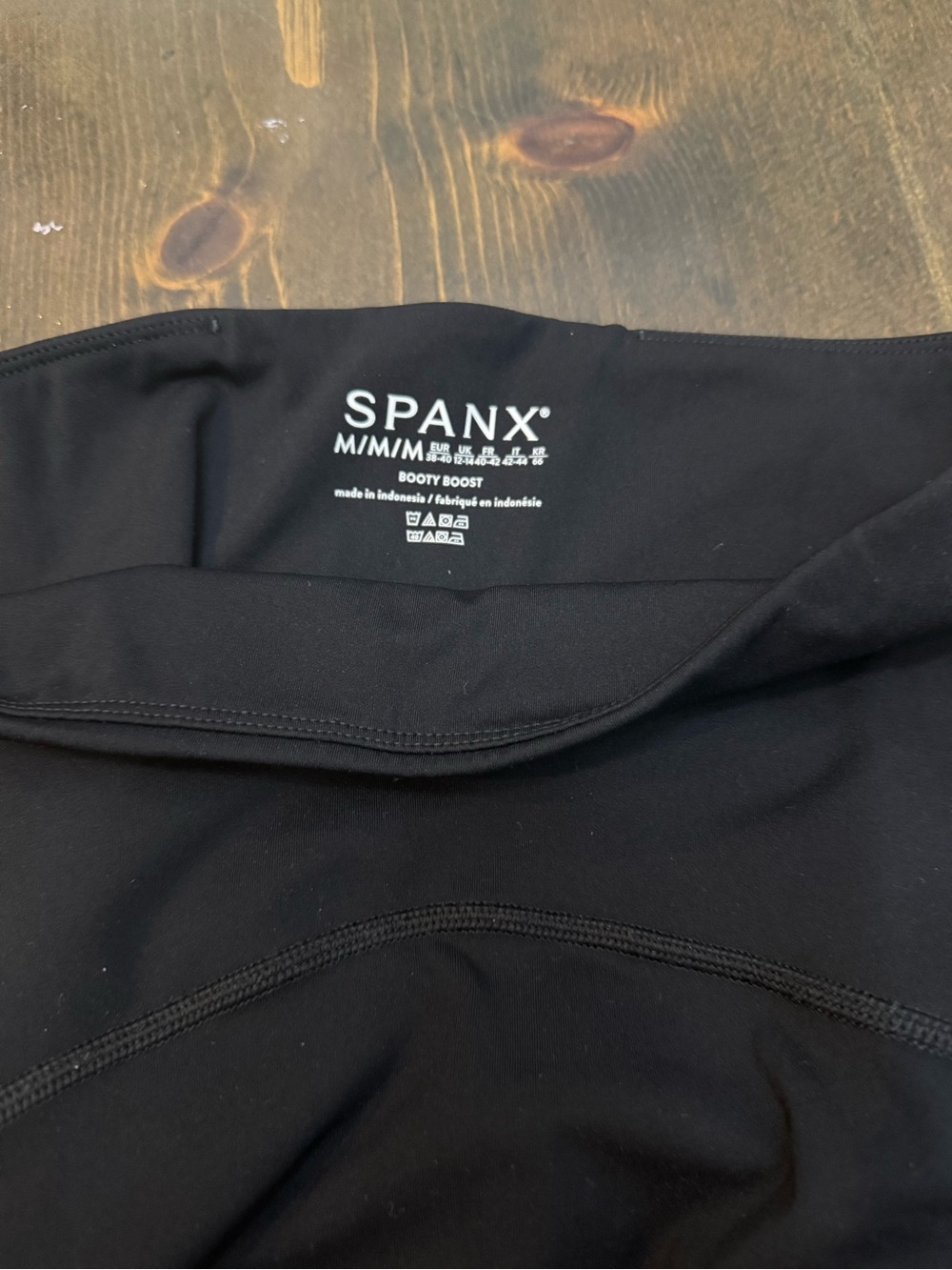 SPANX Black Booty Boost High-Waist Leggings 7/8 length - Picture 2 of 10